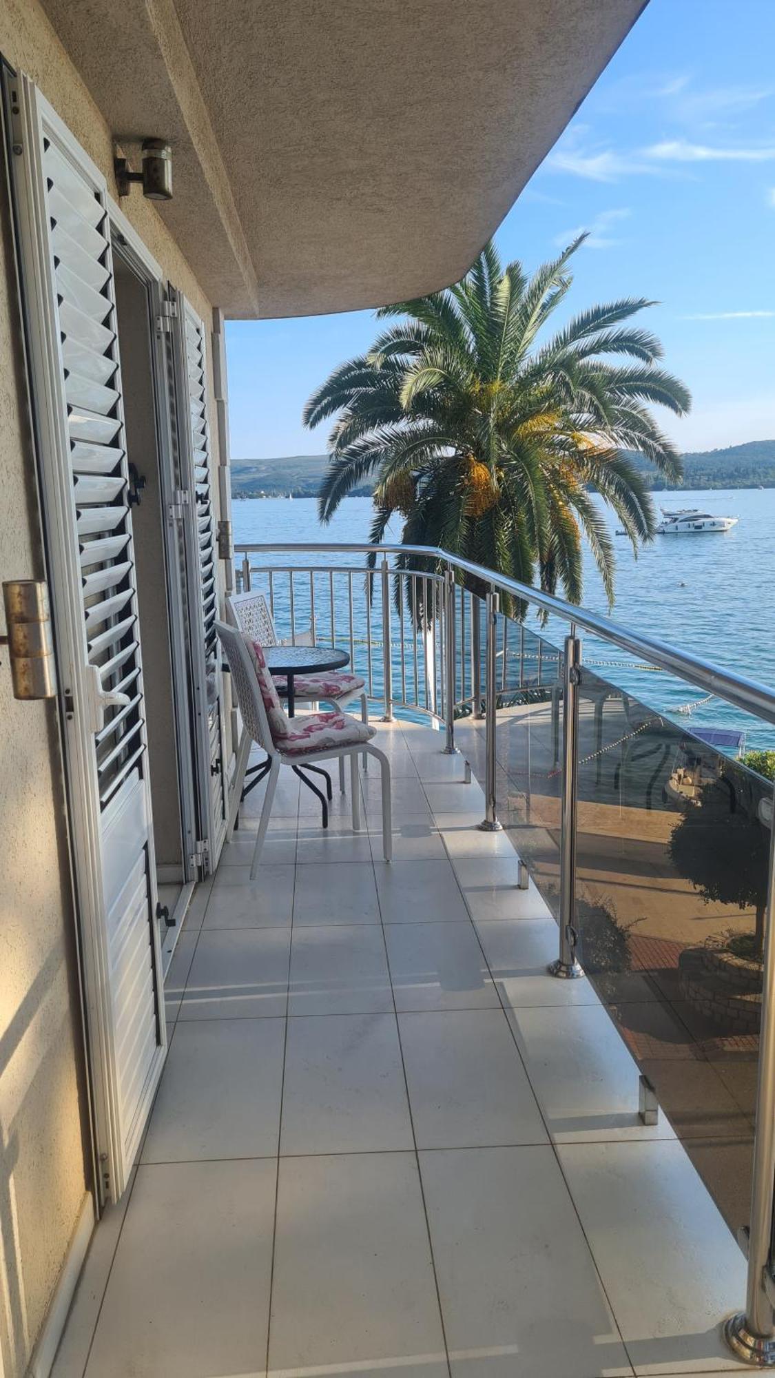 Chic Apartment In The City Center By The Sea ティヴァト エクステリア 写真